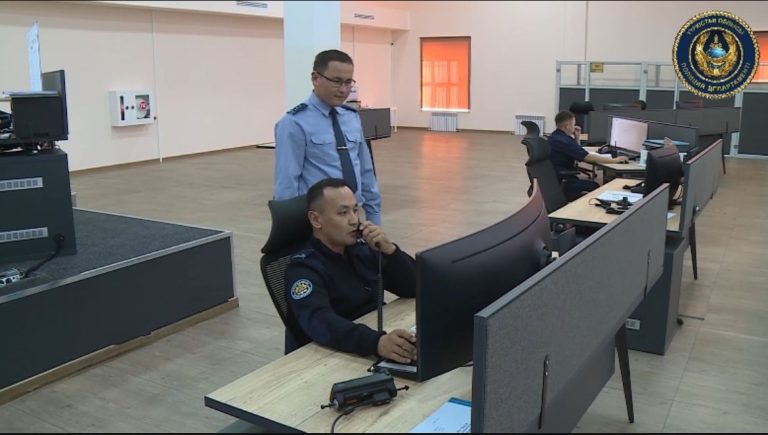 Түн тыныштығын бұзып, трассада ойқастаған 10-ға тарта жүргізушіні сақшылар жауапқа тартты