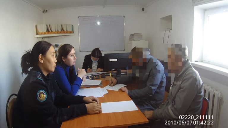 «Шанс»әлеуметтік психологиялық қолдау орталығының психологтары жазасын өтеушілерге қолдау көрсетті