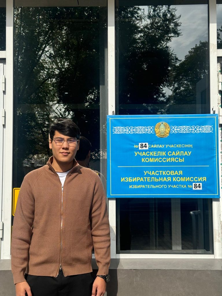 Референдум по строительству АЭС: студент из Алматы необычно встретил свой день рождения