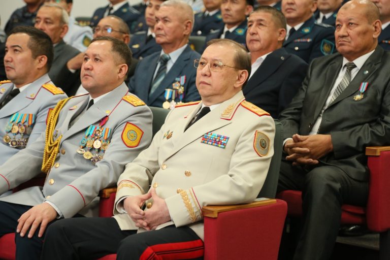 Түркістан облысының 34 полицейі министрліктен мерекелік марапат алды