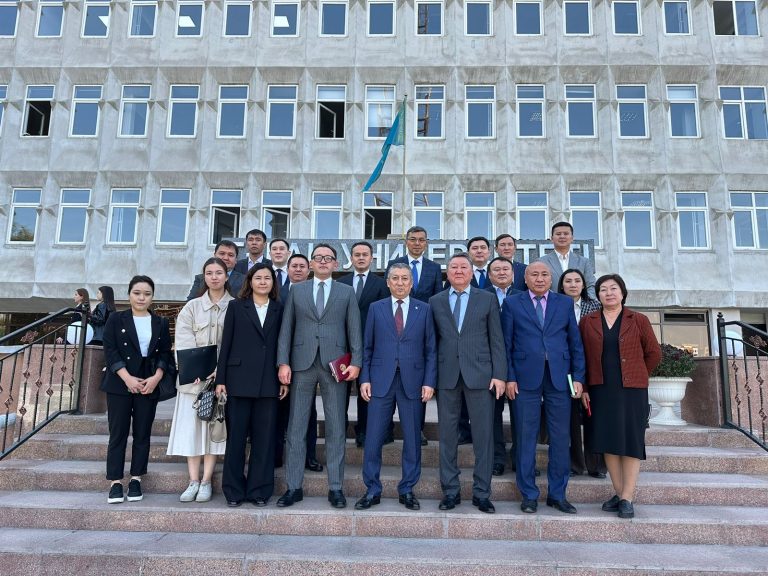 Мемлекеттік қызметшінің кәсіби-тұлғалық болмысын жетілдіруге бағыталған Қадамдық жоспар аясында семинар өткізілді