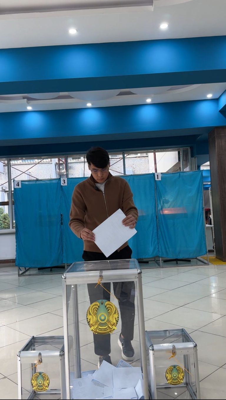 АЭС бойынша референдум: Алматылық студент туған күнін ерекше қарсы алды