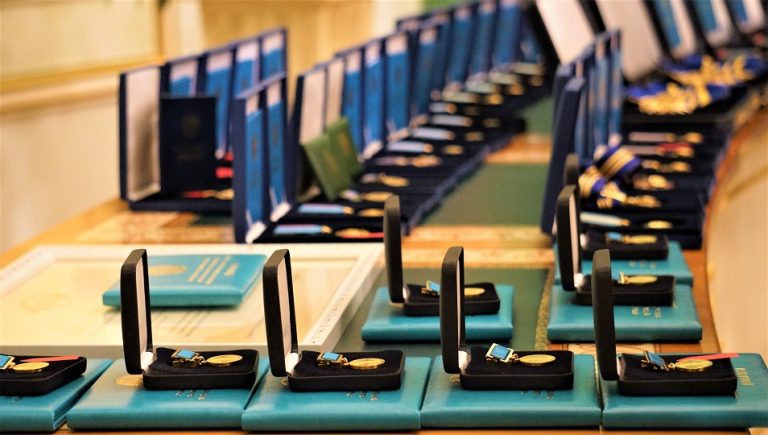 Биыл халық әртісі атағын кімдер алды?