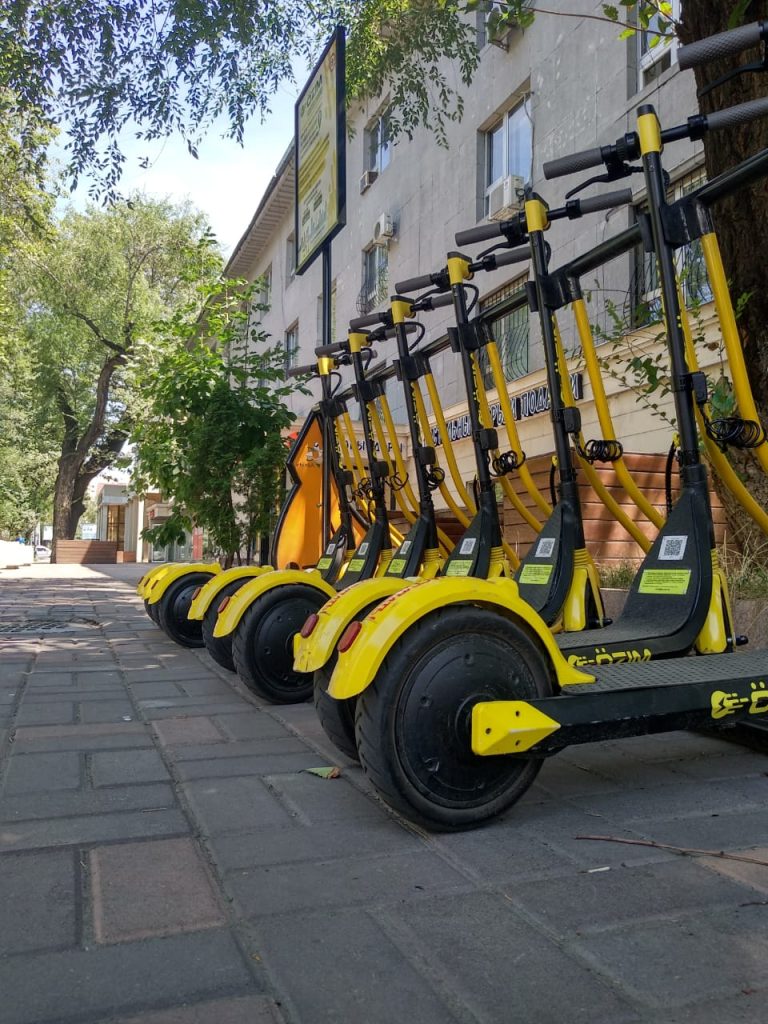 Депутат Алматыда электрсамокатқа уақытша тыйым салуды ұсынды
