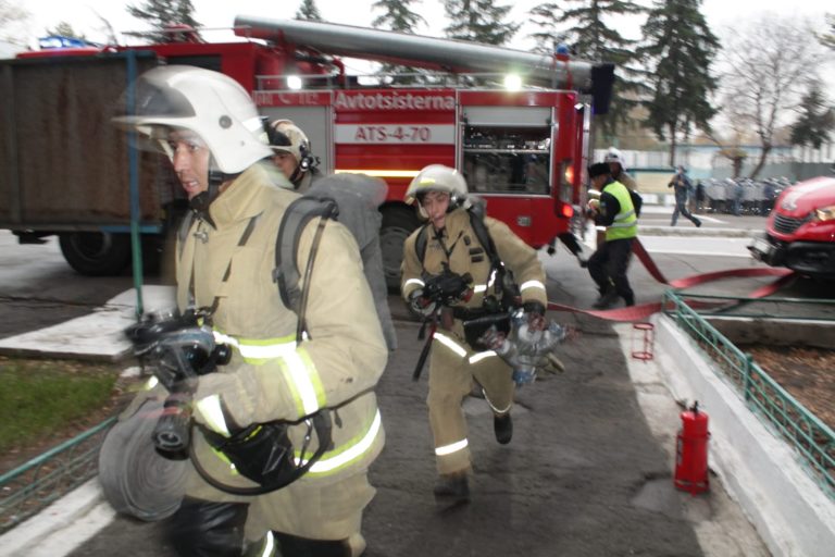 №11 мекемеде тұрғын аумақта өрт шығу кезіндегі іс-әрекет, туралы жеке құрам арасында оқу жаттығу  өтті