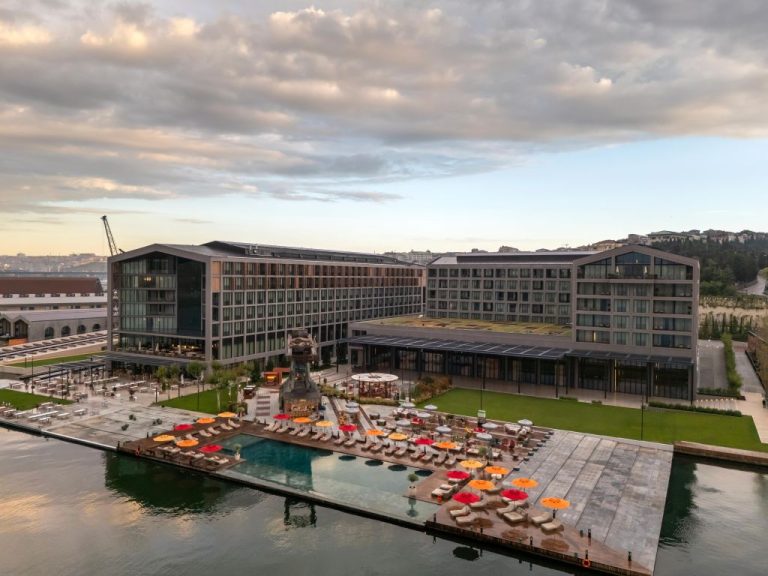 Стамбұлда мұражай іспеттес Rixos Tersane Istanbul қонақүйі ашылды