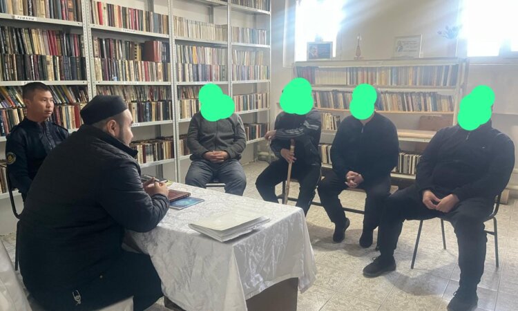 Ұстаз Мұрат Мұстафаев жазасын өтеушілермен кездесті