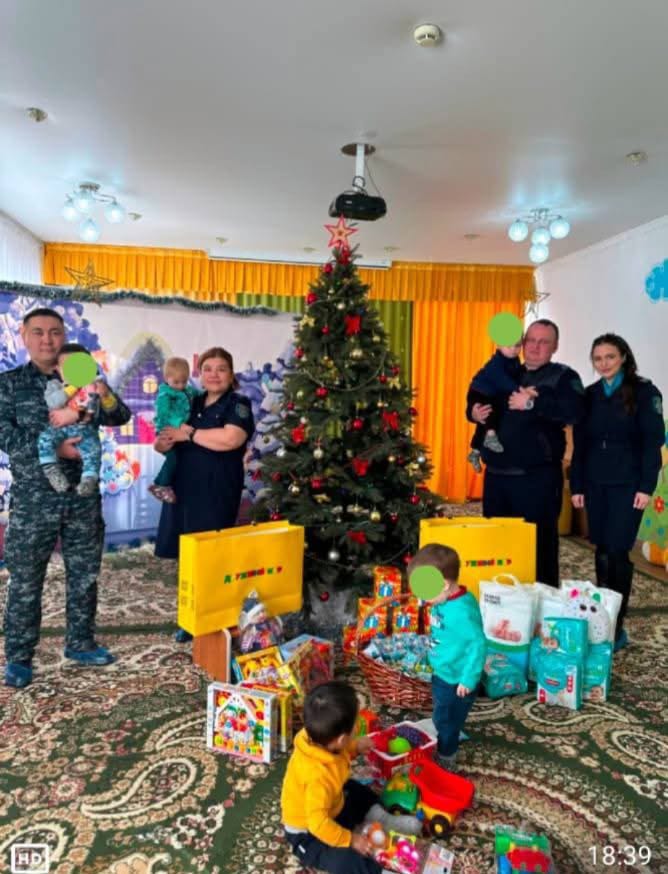 Малышей Дома малютки навестили сотрудники Акмолинской УИС