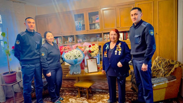 Абай облысында жас қызметкерлер Ленинград блокадасының куәгерімен кездесті