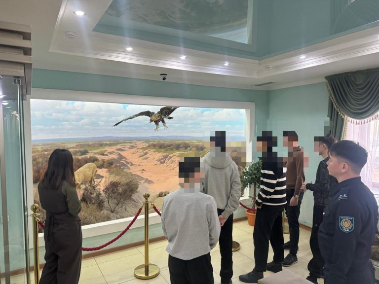 Қызылорда қалалық пробация қызметі жасөспірім сотталғандарды мәдени орындарға апарды