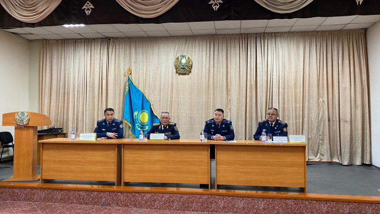 Ішкі істер министрінің кеңесшісі милиция генерал-майоры Өмірзақ Болсамбеков Абай облысы бойынша ҚАЖД ардагерлерімен және жеке құрамымен кездесу өткізді