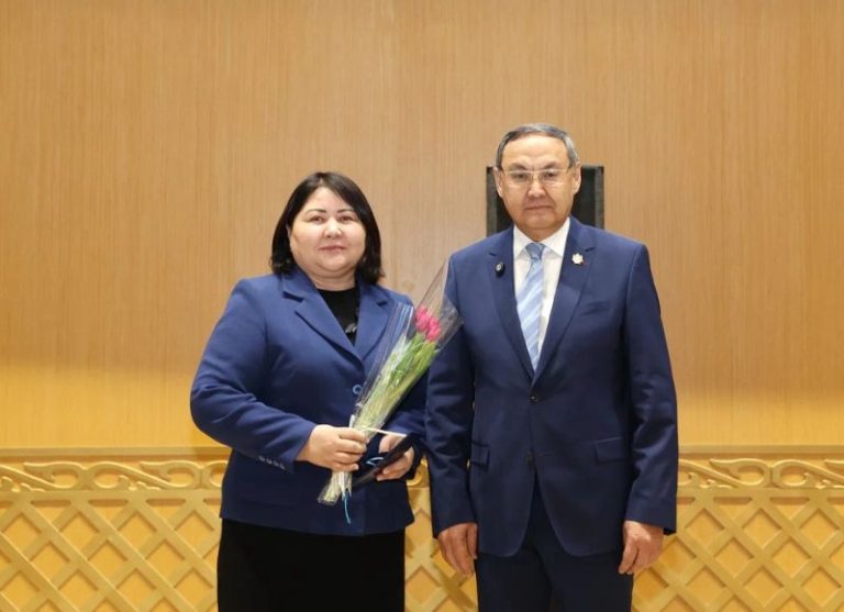 ҒЫЛЫМДАҒЫ ӘЙЕЛДЕРДІҢ ҮЛЕСІ ҚОМАҚТЫ