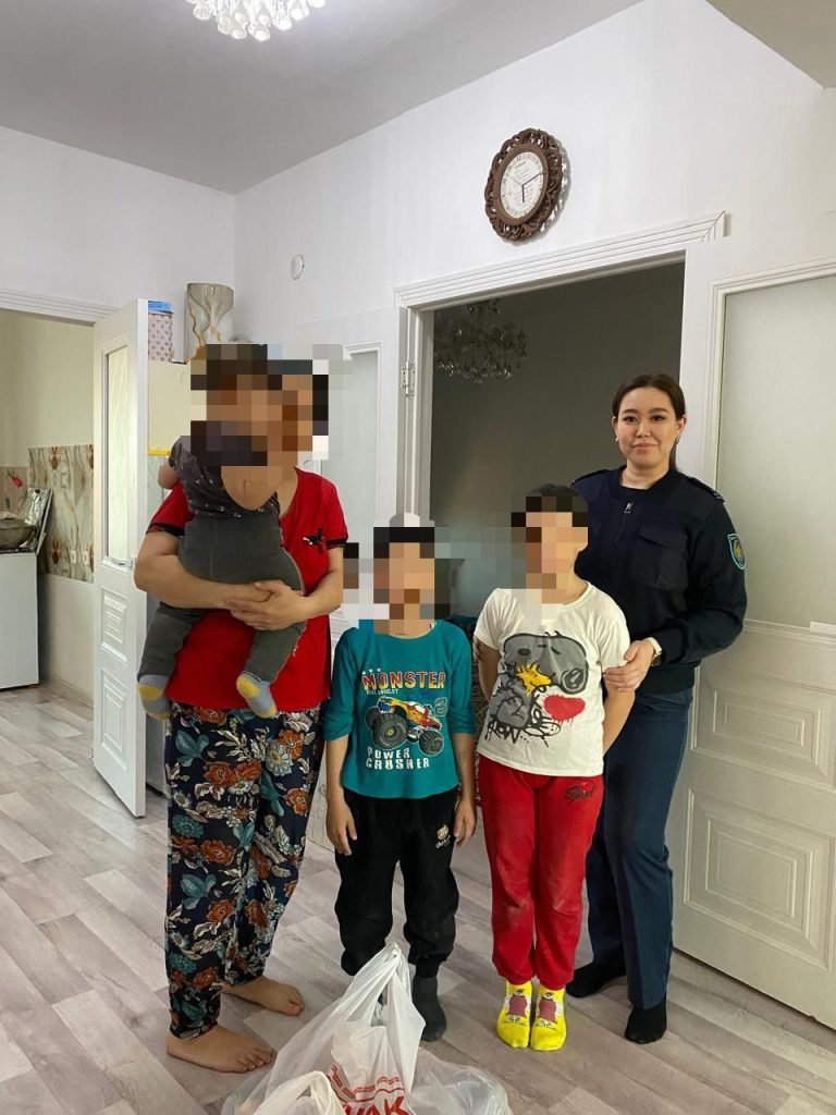 Қызылордада тергеу изоляторының қызметкерлері қайырымдылық жасады