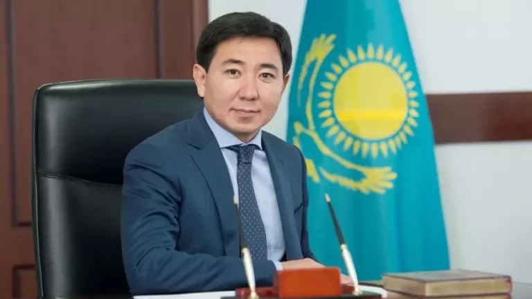 Өскеменнің бұрынғы әкімі Жақсылық Омар жаңа қызметке тағайындалды