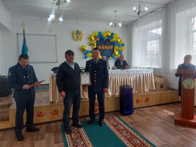 ҚАЖ қызметкерлері Отан қорғаушылар күнімен ардагерлерді құттықтады