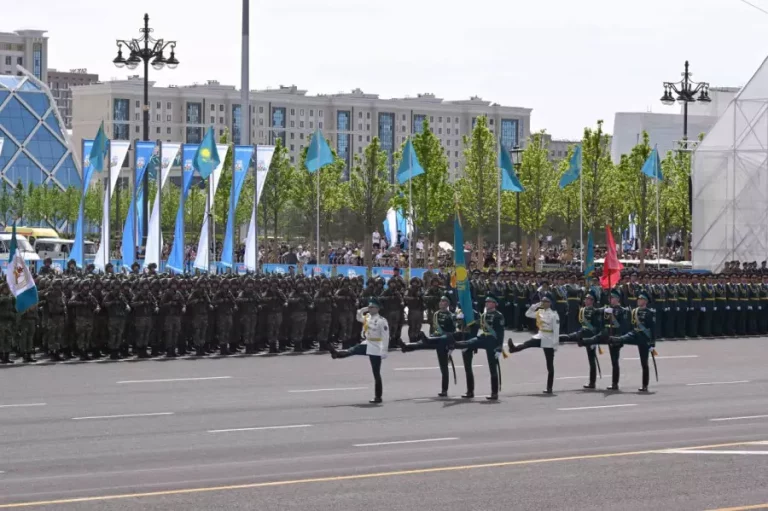 Астанада Жеңістің 80 жылдығына арналған әскери парад өтті