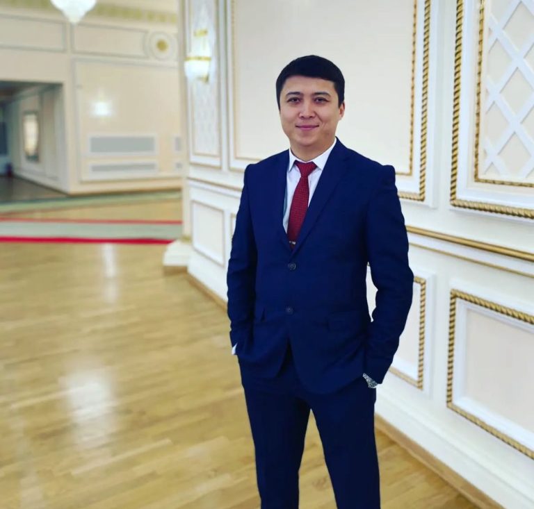 Марапатқа лайық маман…