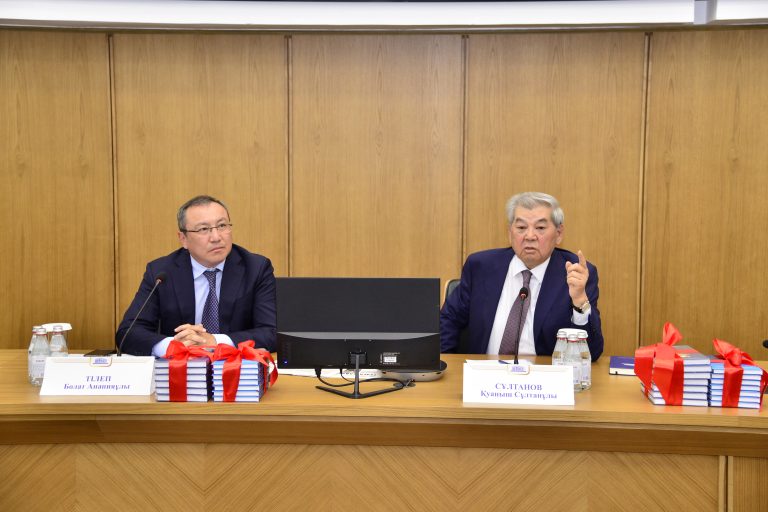 Мемлекет және қоғам қайраткері Қуаныш Сұлтановпен өткен тағылымды кездесу