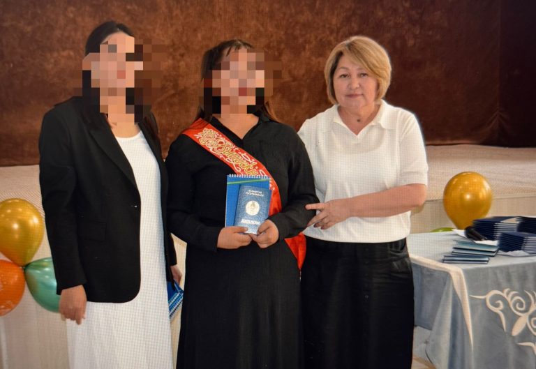 Состоялось торжественное мероприятие по вручению дипломов выпускникам под названием «Молодой специалист – уверенный шаг вперёд»