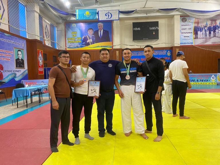 Личный состав учреждения поздравил победителей чемпионата