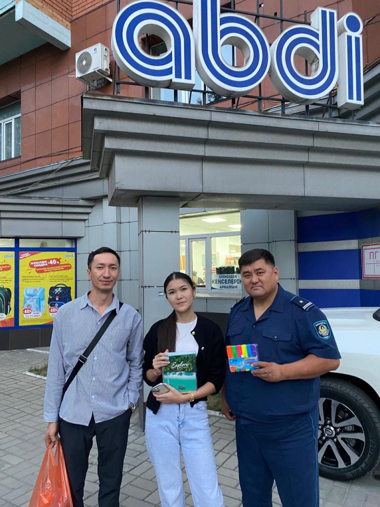 Сотрудники учреждения помогли собрать в школу дочь покойного ветерана УИС