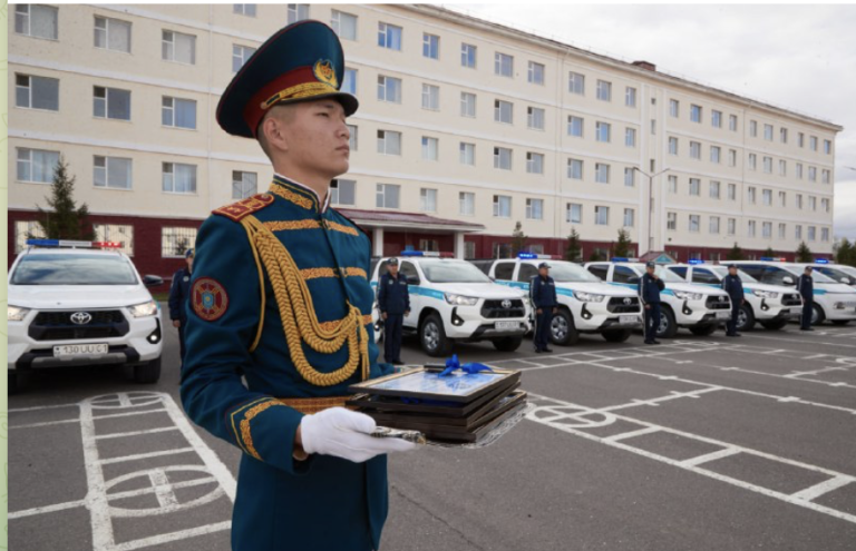 Ұлттық ұланда жаңа техника: Сарбаздар көлікпен күзгі вальс орындады