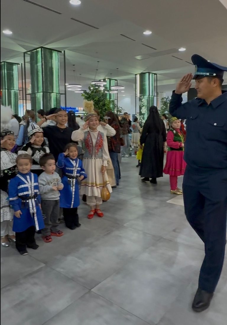 Кішкентай қыздың құрметі – үлкен өнеге