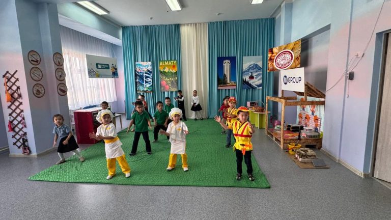 “Мамандықтар еліне саяхат” – баланың болашағына бағыт