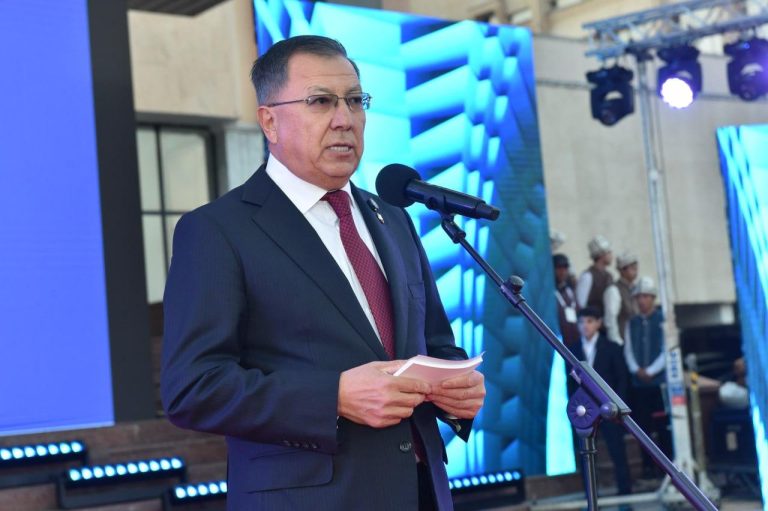ҚазҰУ-да бірінші курс студенттерін қабылдау рәсімі ЖИ қатысуымен өтті