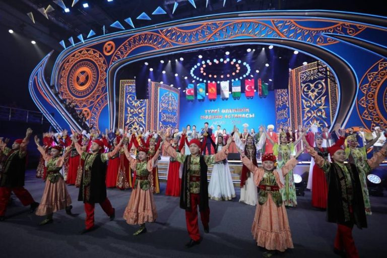 Более 1500 человек посетили концерт, посвящённый торжественной церемонии закрытия «Культурной столицы тюркского мира Актау – 2025»