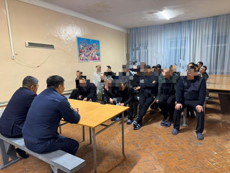 Абай облысындағы №21 мекемеде сотталғандармен құқықтық кездесу өтті