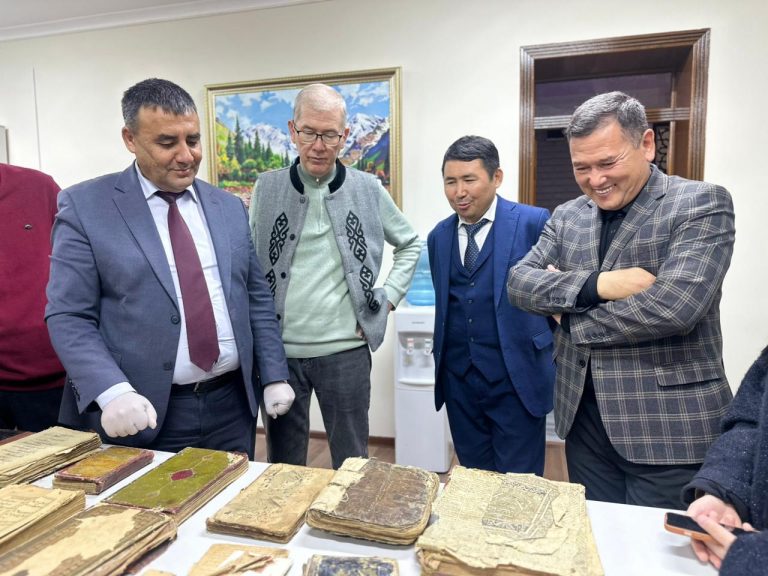 Ғасырлар қойнауынан оралған Хикметтер