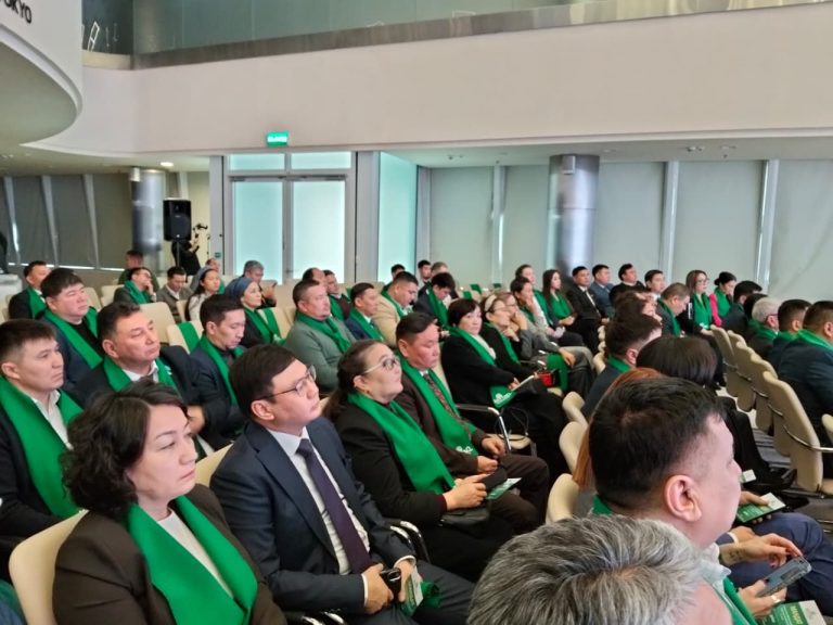 «Елді экологиялық мәдениетке тәрбиелеуіміз керек» — Азаматхан Әміртай