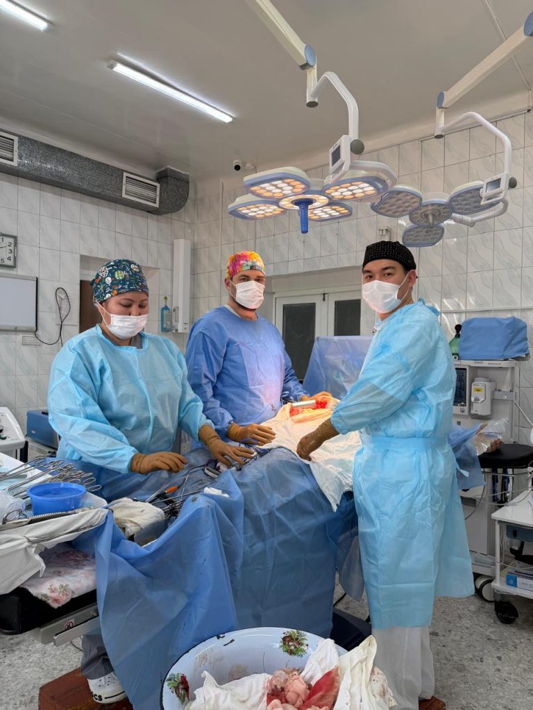 Жетісу облыстық көпсалалы клиникада алғаш рет радикалды гемигепатэктомия жасалды