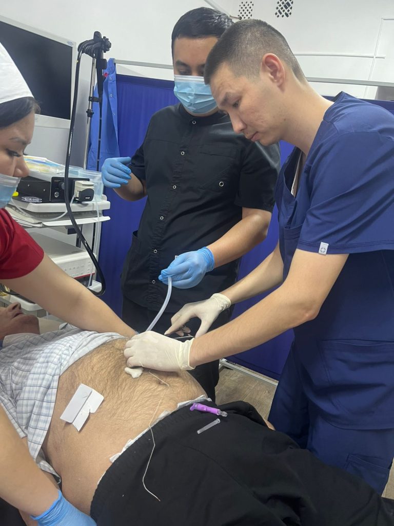 В Карасайской ЦРБ впервые проведена малоинвазивная операция ПЭГ