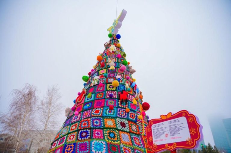 Астанада қазақы нышандағы эко-шырша бой көтерді