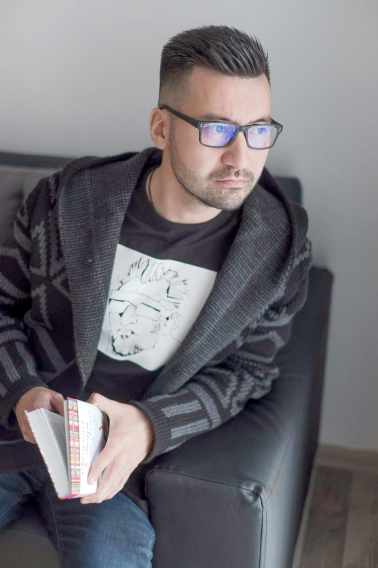 ПОЧЕМУ МЫ БОЛЬШЕ НЕ ЧУВСТВУЕМ ПРАЗДНИКИ?