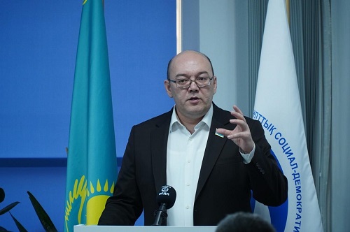 Жалпыұлттық социал-демократиялық партияның Орталық аппаратында партияның бастауыш ұйымдары өкілдерінің қатысуымен Конституциялық реформаға арналған талқылау өтті