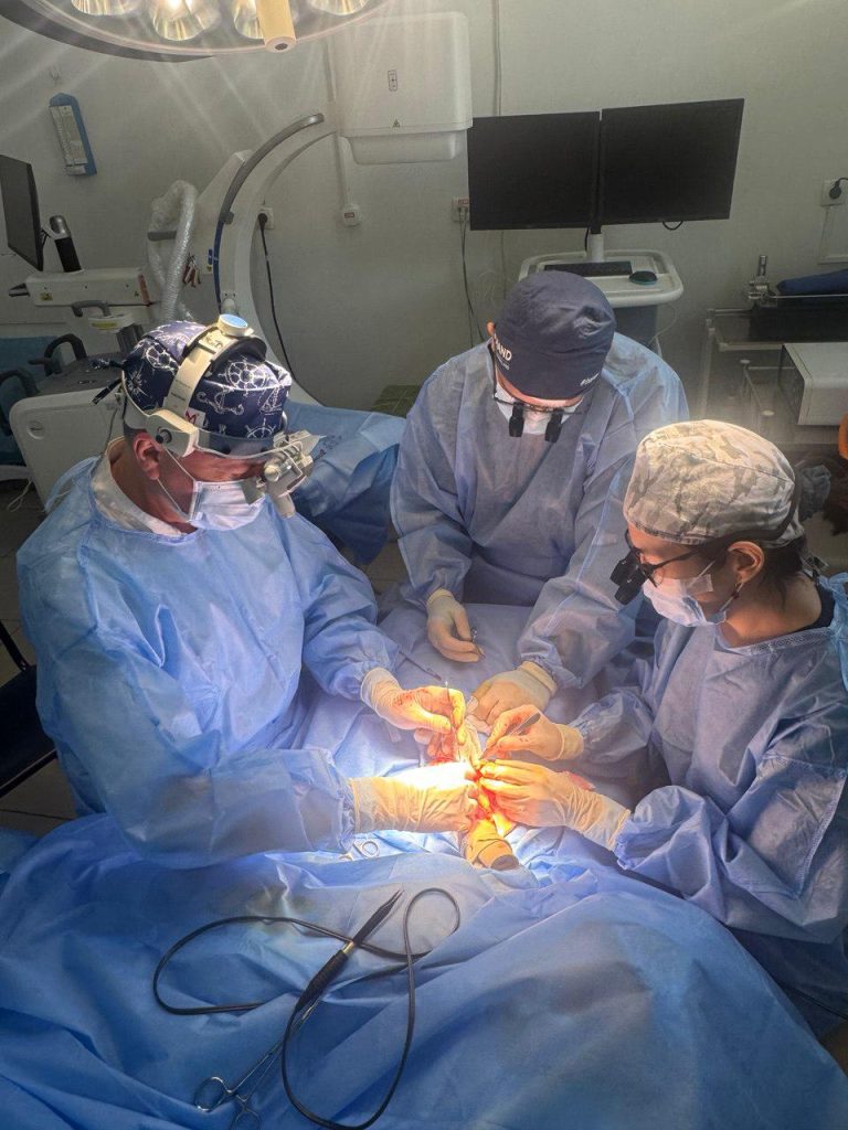 В Алматы проведена уникальная реконструктивная операция ребенку с последствиями глубокого ожога