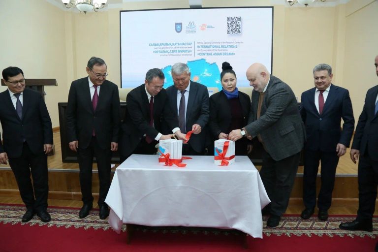 В Алматы состоялась презентация новой монографии «ОРТАЛЫҚ АЗИЯ МҰРАТЫ»