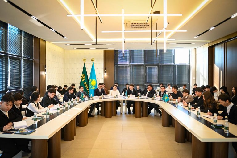 Бүгін Ақтөбе қаласында «Конституциялық реформа – елдің ұзақ мерзімді дамуының негізі» тақырыбында жастар пікірталасы өтті.