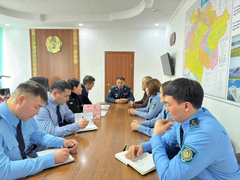 В Департаменте УИС по области Абай прошёл круглый стол с фондом «Ак-ниет» ко Всемирному дню НПО