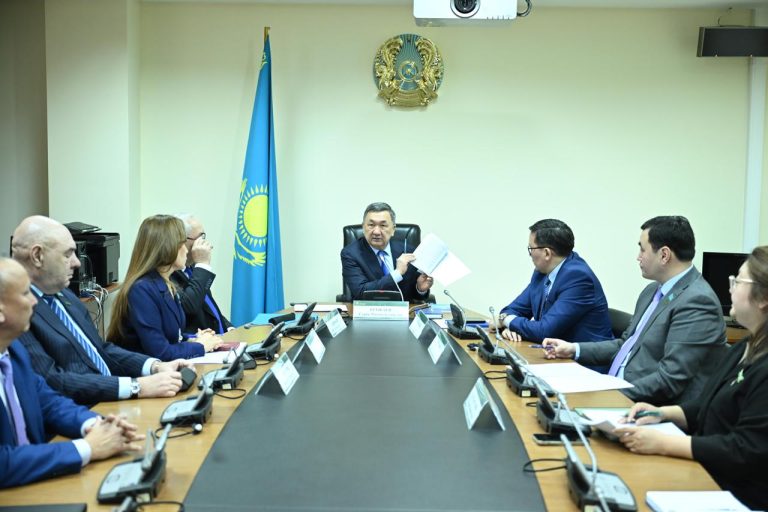 «Ауыл» партиясы ҚР Конституциясының жаңа жобасы мен оған енгізілген өзгерістерді талқылады