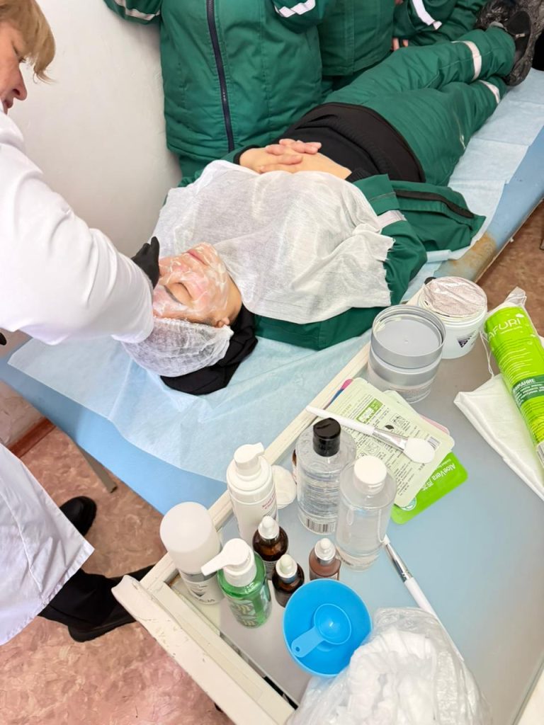 Для осужденных женщин проводились курсы профессиональной подготовки