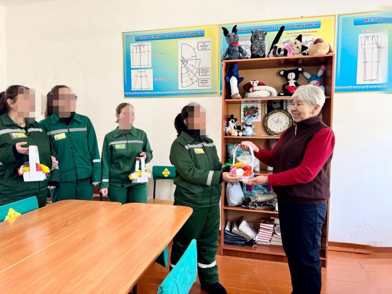 В учреждении УИС области Абай осужденные поблагодарили педагогов и медицинский персонал