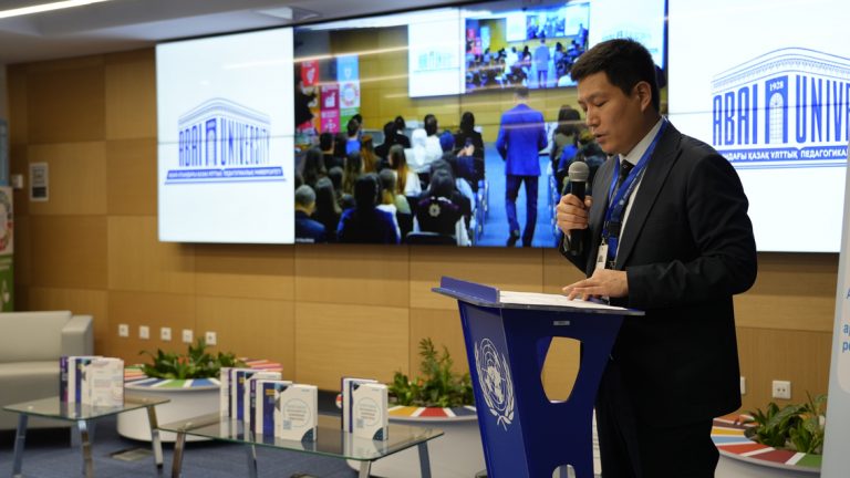 Алматыда 13-ші Халықаралық қысқы мектеп мәресіне жетті