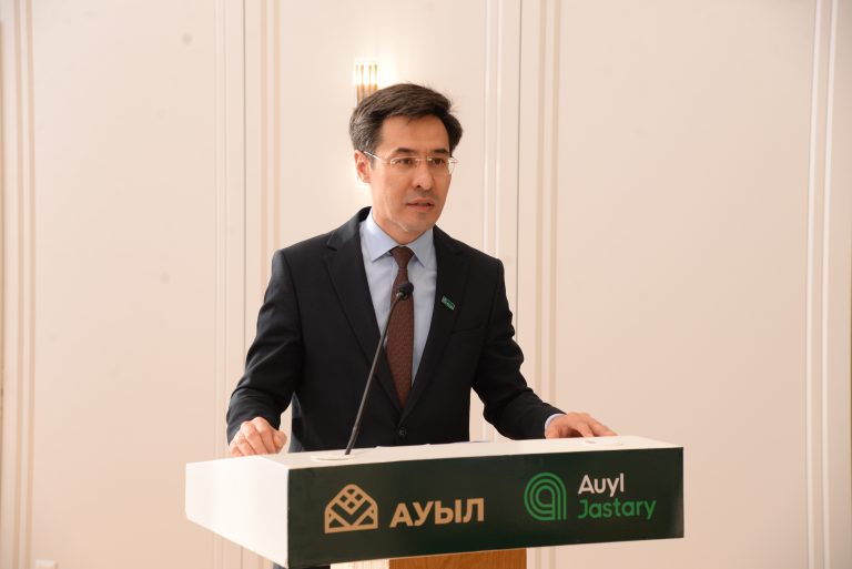 «Ауыл» партиясының жастары Конституциялық реформаны қолдайды: Қостанайда ауыл жастары цифрлық әлемнің жаңа трендтерін игеруде