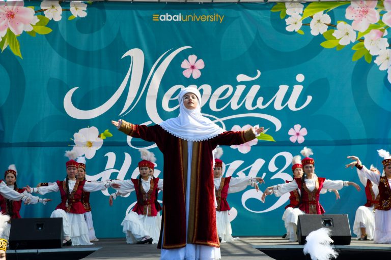 АБАЙ УНИВЕРСИТЕТІ ҰЛЫС КҮНІН ТОЙЛАДЫ