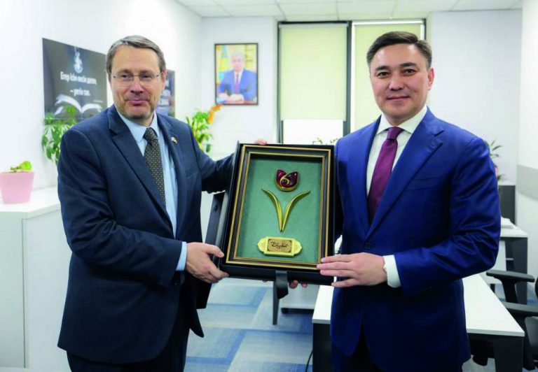 НОВОЕ ДИППРЕДСТАВИТЕЛЬСТВО