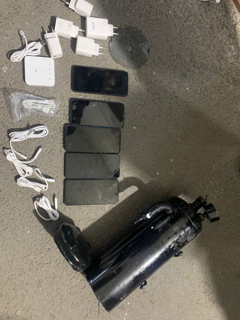 Жеке кәсіпкерліктің жүргізушісі түрмеге жасырын телефон өткізбек болған